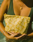 Medium Puakenikeni Hele On Pouch