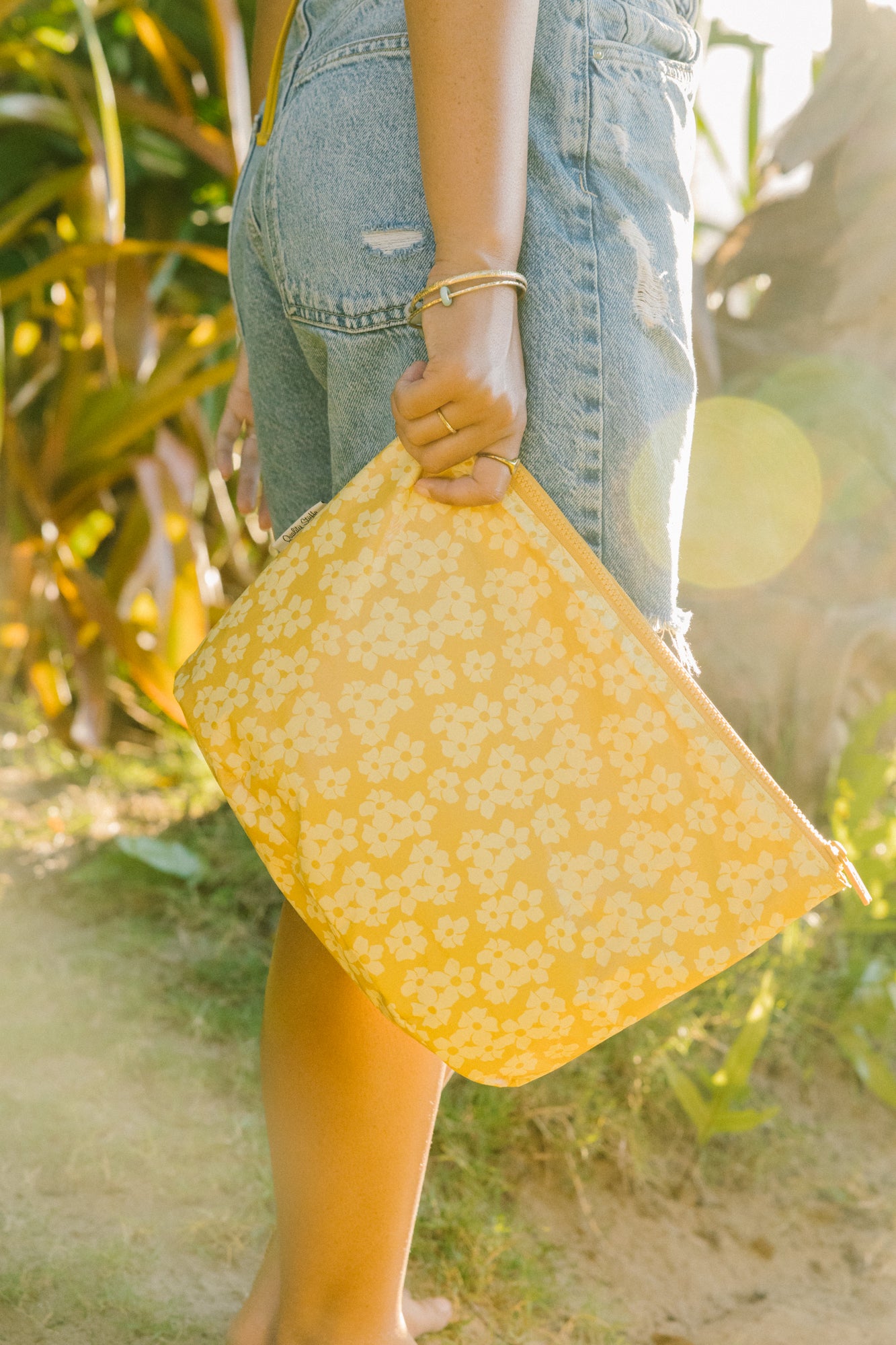 Large Puakenikeni Hele On Pouch – Aloha Exchange