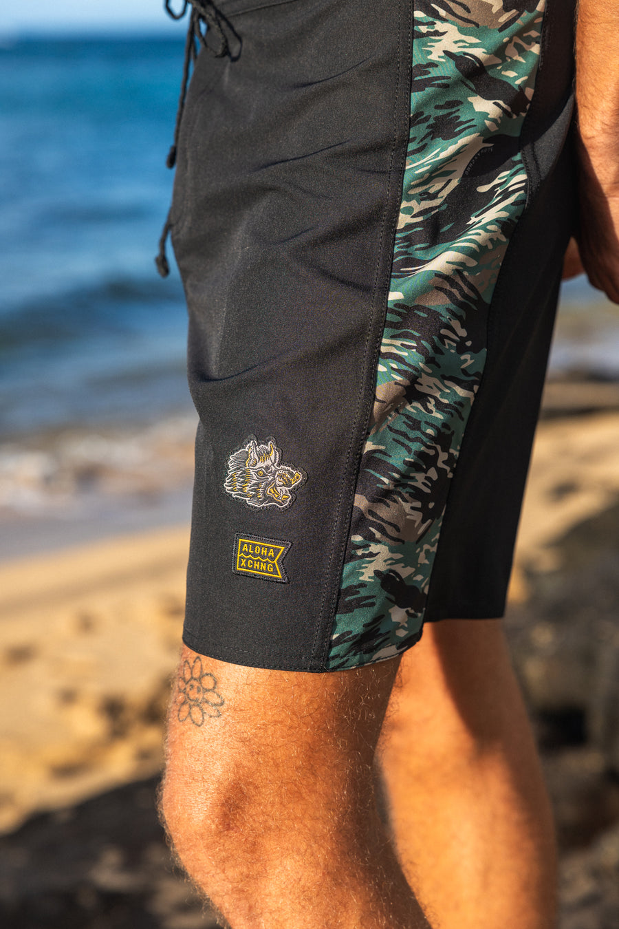 M's Side Pali Boardshort - Black / Tiger Camo