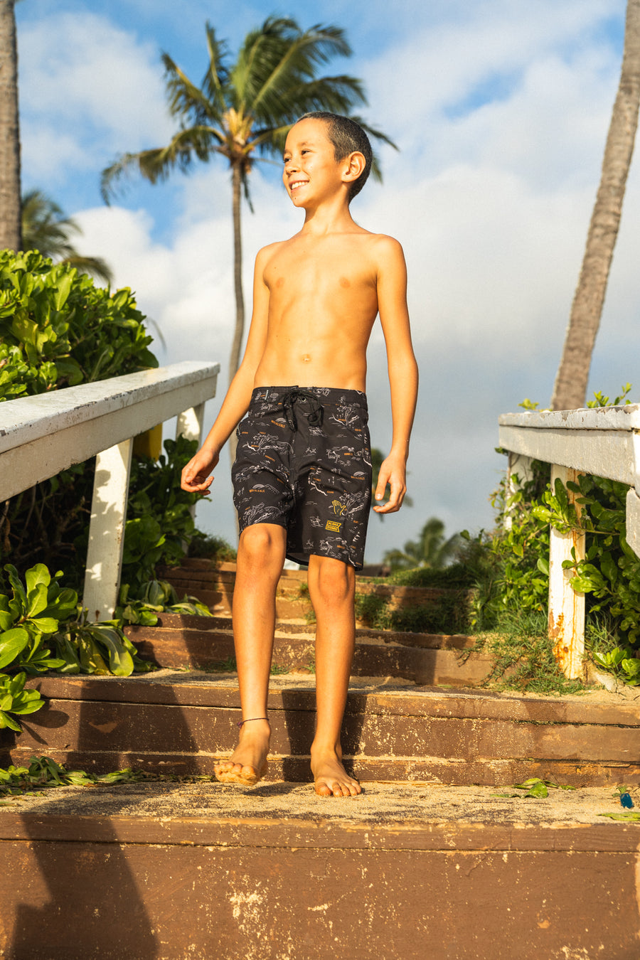 Boys Side Pali Boardshort - Kauai Map / Vintage Black