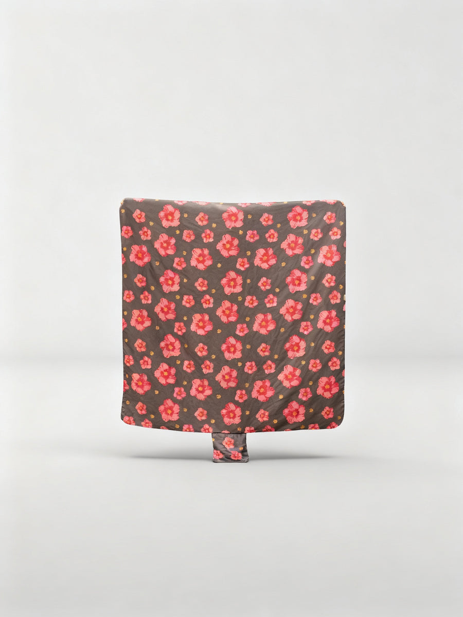 Pua Pop / Nene Camo Beach Blanket