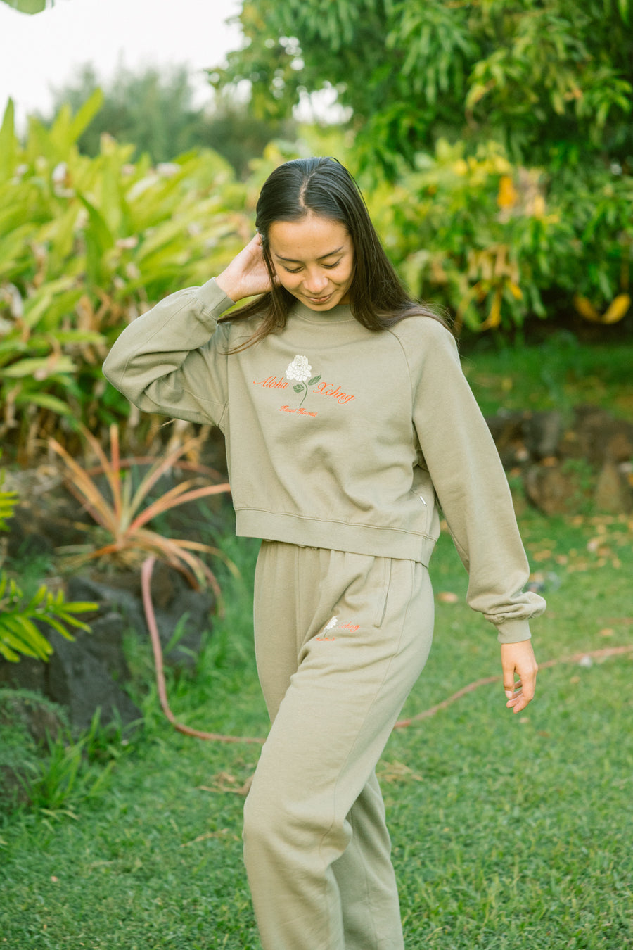 W's Pikake Rose Cropped Boxy Pullover