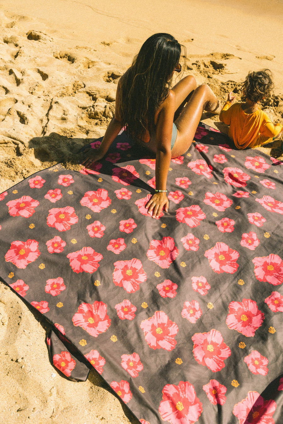 Pua Pop / Nene Camo Beach Blanket