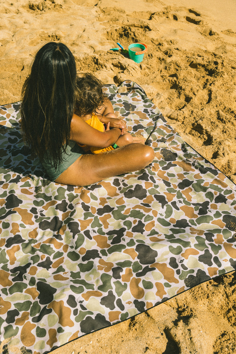 Pua Pop / Nene Camo Beach Blanket