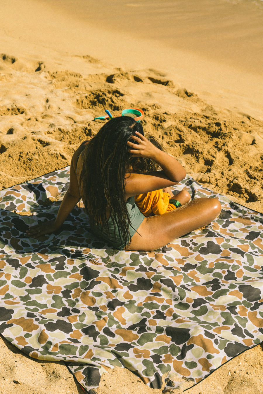 Pua Pop / Nene Camo Beach Blanket
