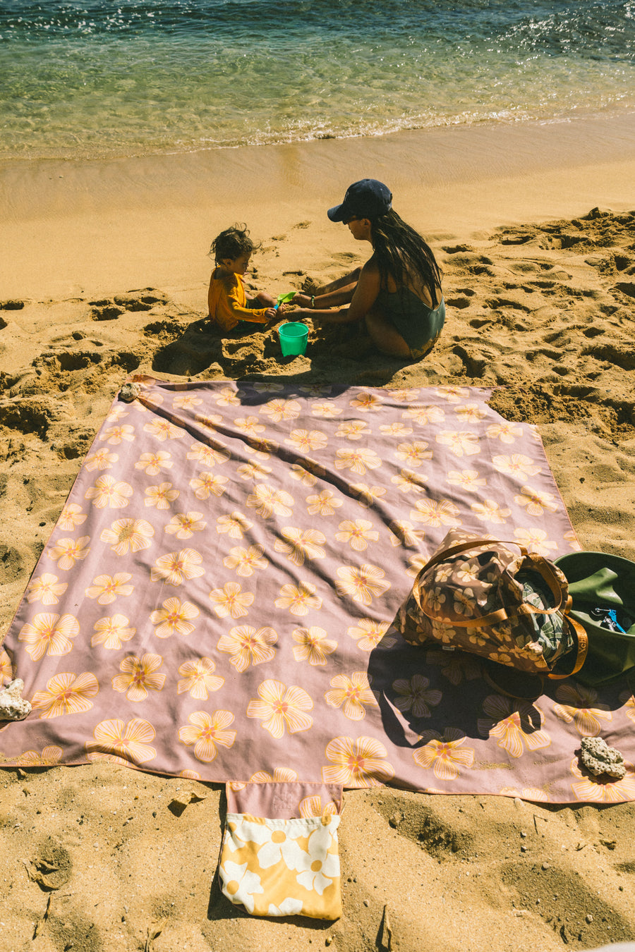 Hau Hibiscus /  Puakenikeni Beach Blanket