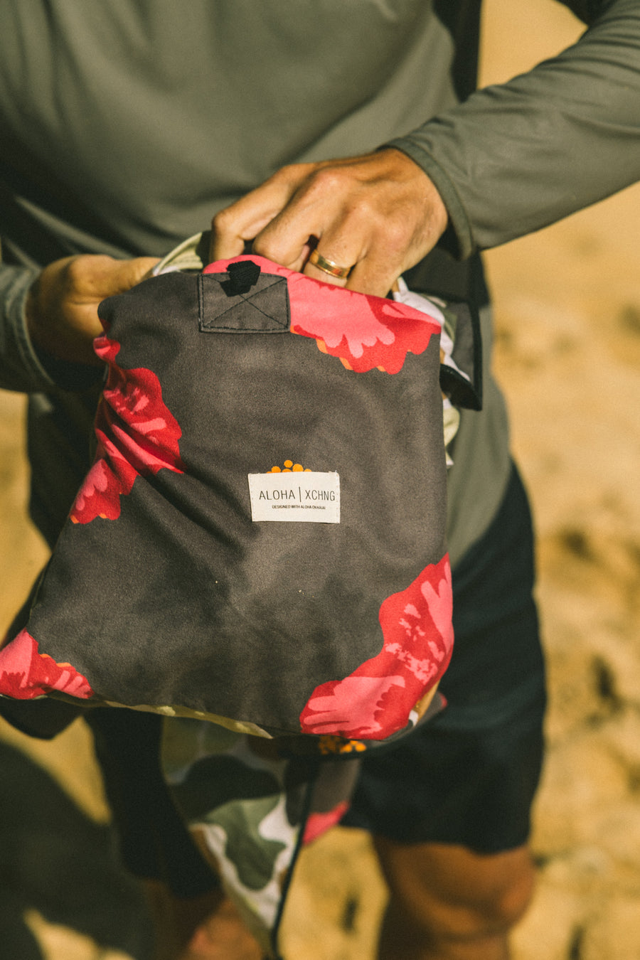 Pua Pop / Nene Camo Beach Blanket