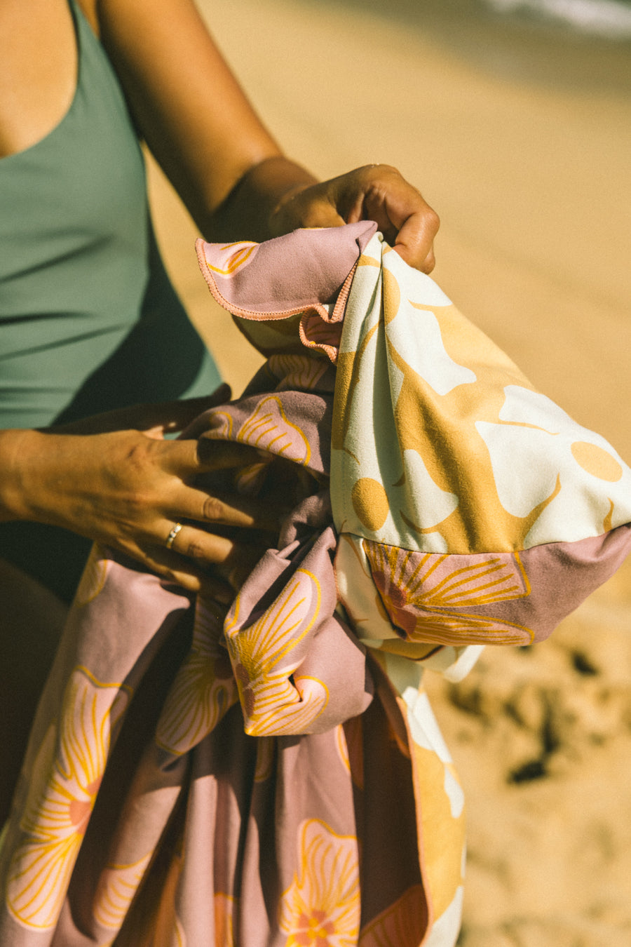 Hau Hibiscus /  Puakenikeni Beach Blanket
