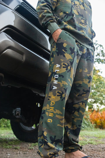 M's Camo Boar Sweatpants