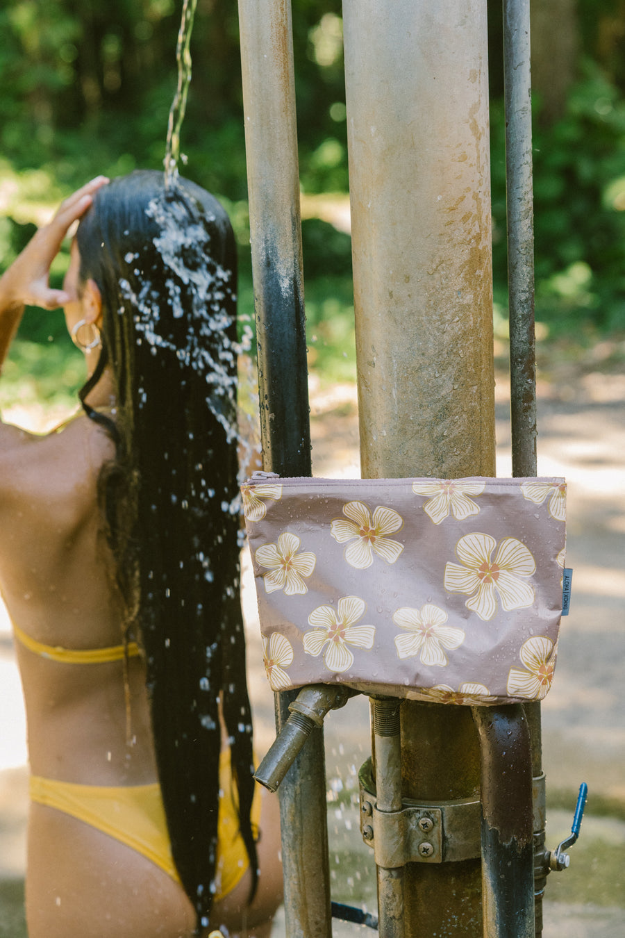 Medium Hau Hibiscus Hele On Pouch