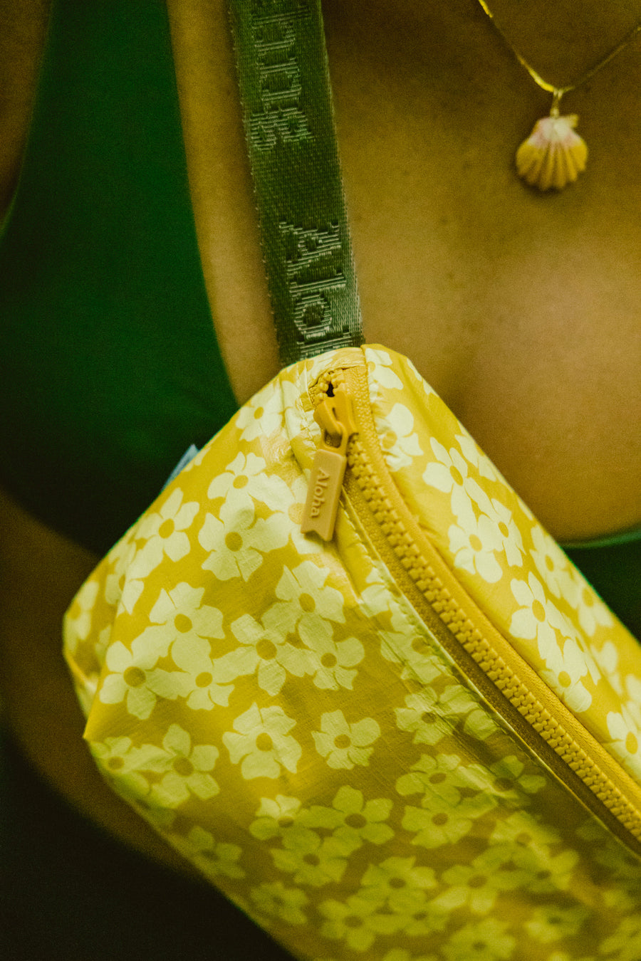 Puakenikeni Hele On Fanny Pack