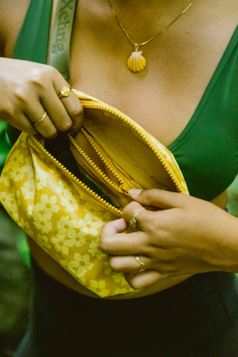 Puakenikeni Hele On Fanny Pack