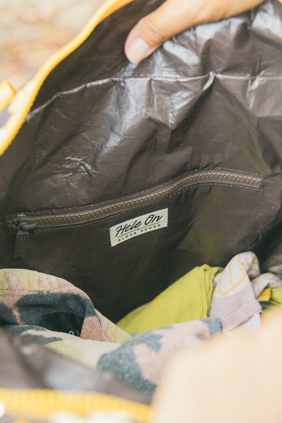 Tiare Pua Hele On Tote