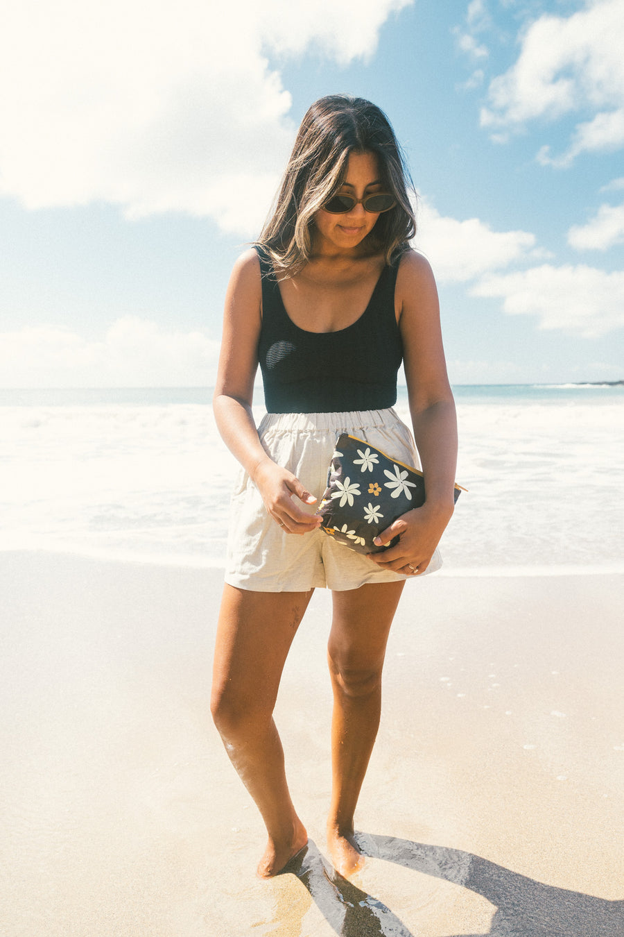 Medium Tiare Pua Hele On Pouch