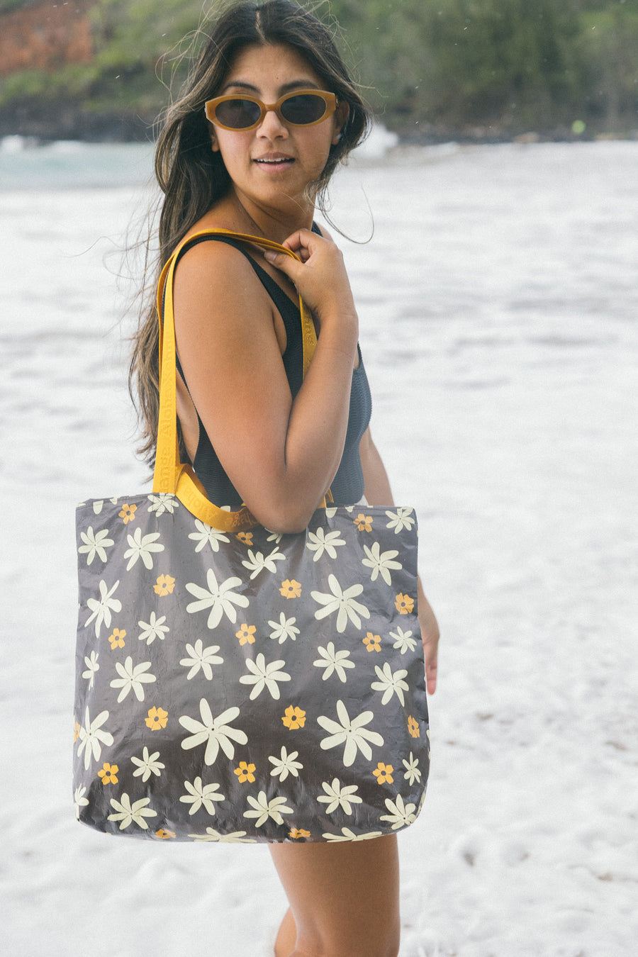 Tiare Pua Hele On Tote