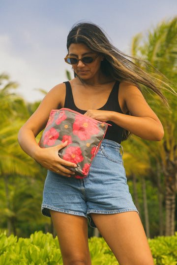 Large Pua Pop Hele On Pouch