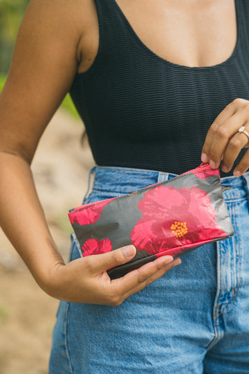 Small Pua Pop Hele On Pouch