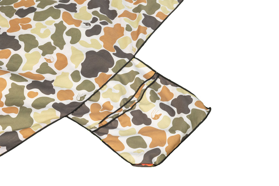 Pua Pop / Nene Camo Beach Blanket