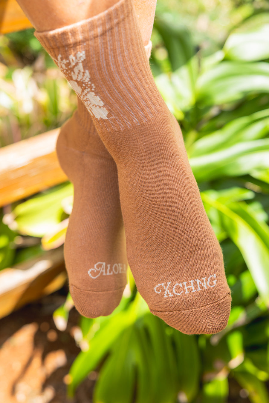 W's Aloha Hibiscus Crew Socks